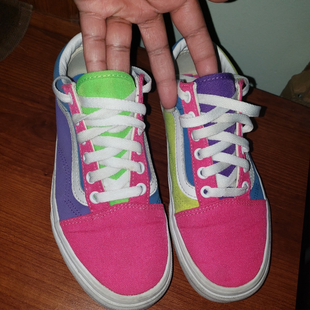 Vans tennis shoes